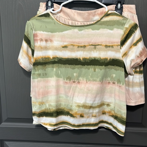 Girls crop top and tiered skirt size 16.5 - Picture 4 of 5